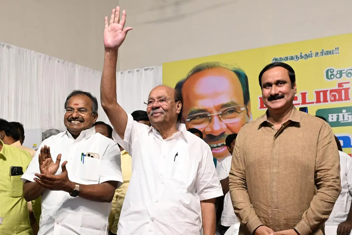 அன்புமணிக்கு அரசியல் வெடி அமித்ஷாவுக்கு மட்டும் ஸ்வீட் – ராமதாஸ் ஆடும் தகிடுதத்தம்!