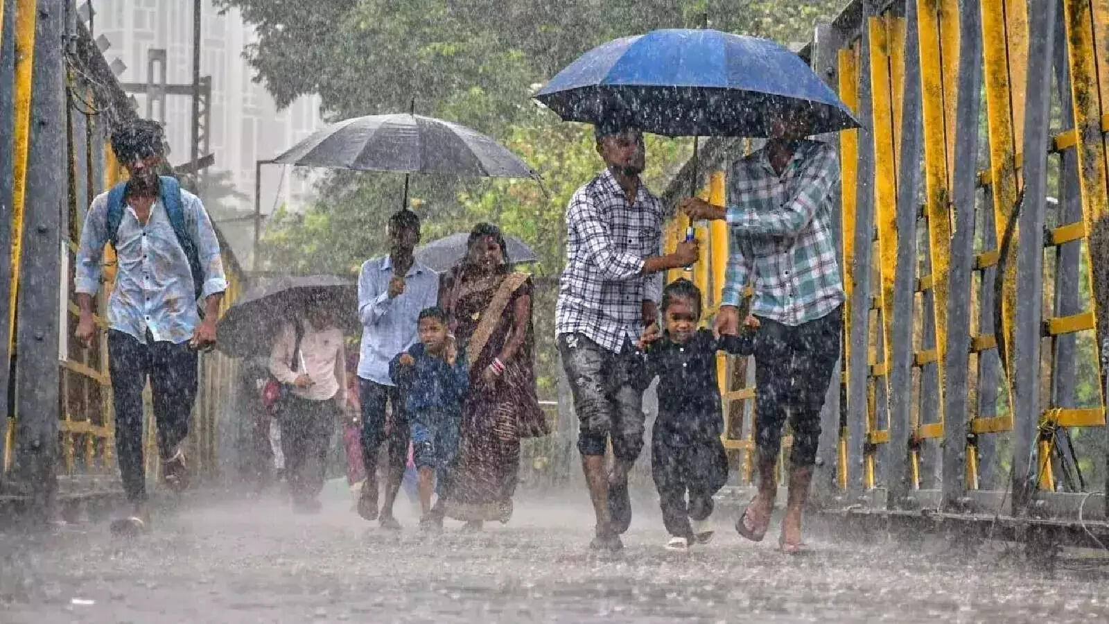 9 மாவட்டங்களை மிரட்டப்போகும் பேய் மழை, 4 மாவட்டங்களுக்கு ஆரஞ்சு அலர்ட்